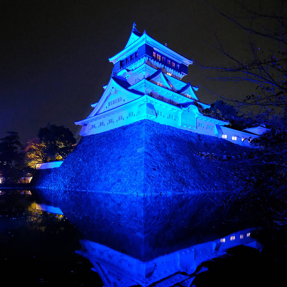 kokurajo_lightup_blue